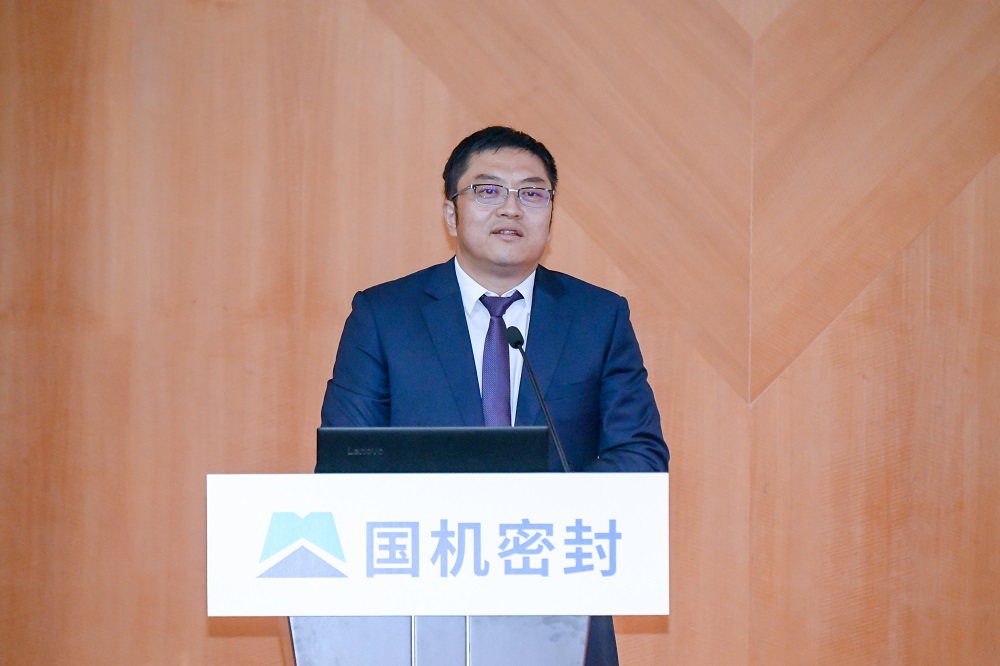 王總講話.jpg 王總講話.jpg